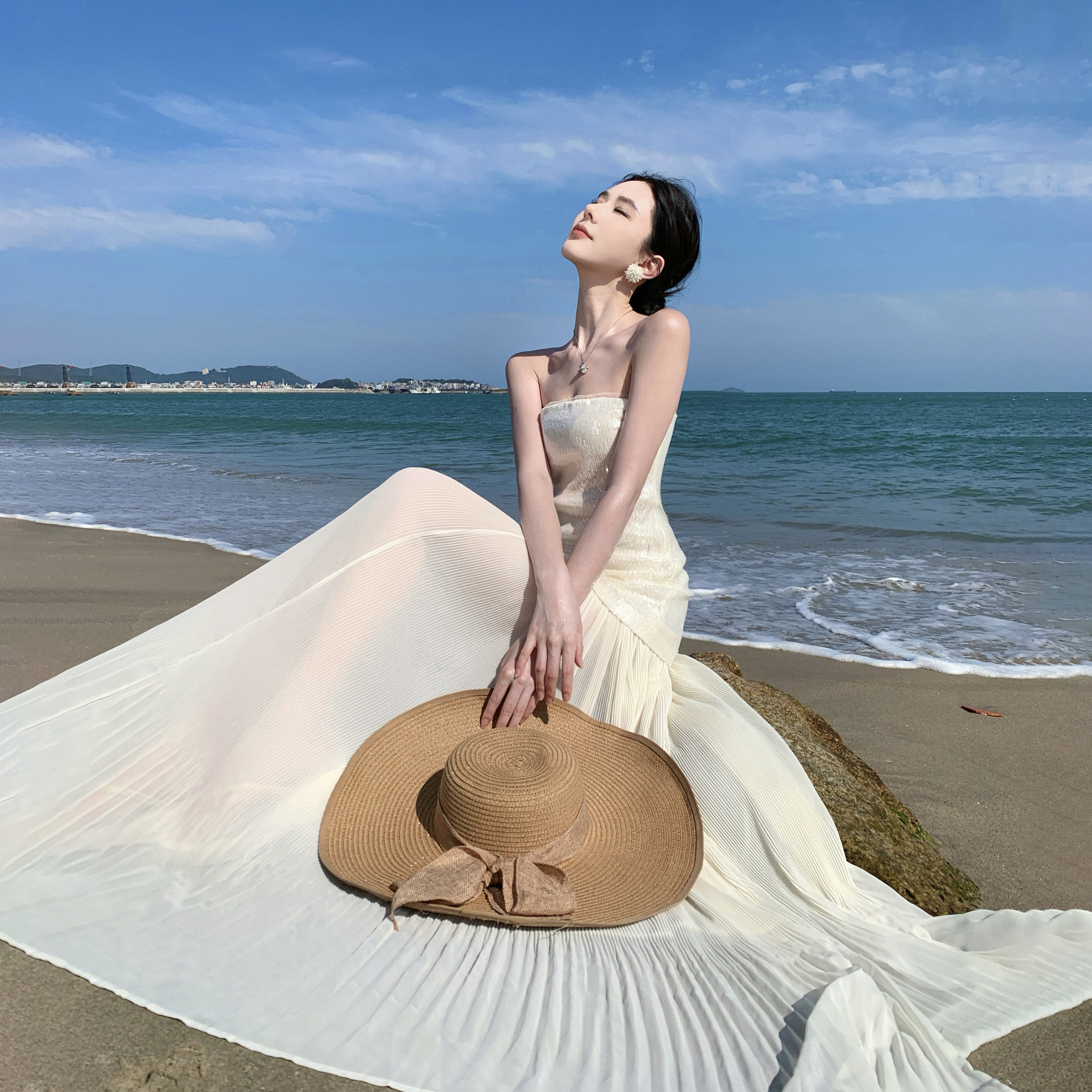 法式高级感海边度假长裙夏季气质名媛拖地长裙抹胸亮片拼接连衣裙