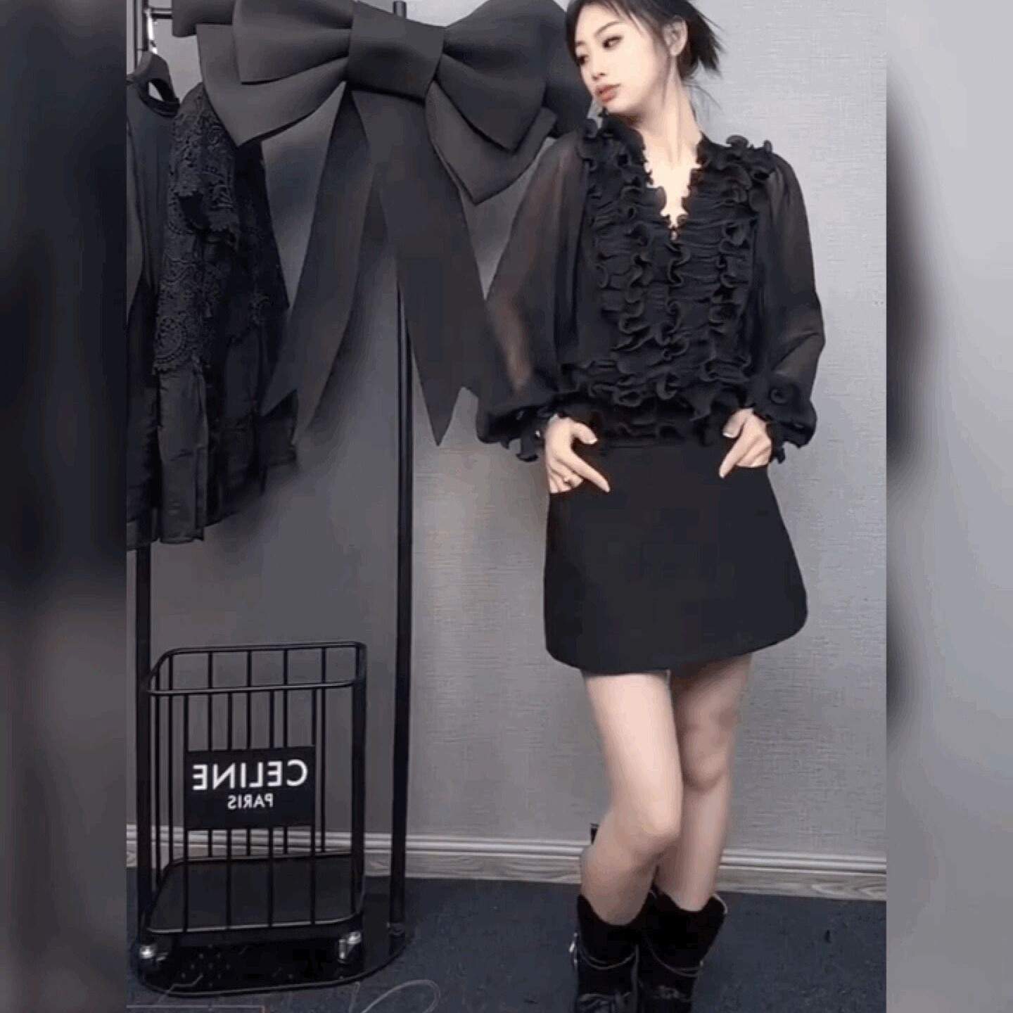 V领打底衫立体花朵法式黑色上衣名媛气质灯笼长袖雪纺衬衫荷叶边