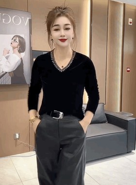黑色金丝绒V领长袖打底衫女