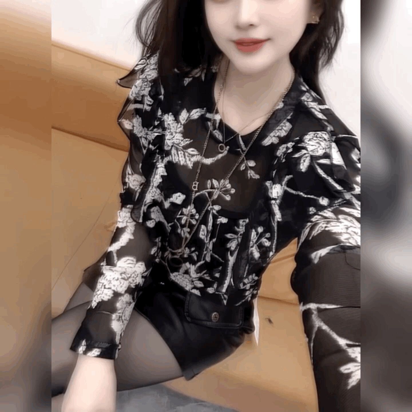 圆领荷叶边碎花蕾丝T恤衬衫女长袖百搭防晒打底衫法式修身上衣潮