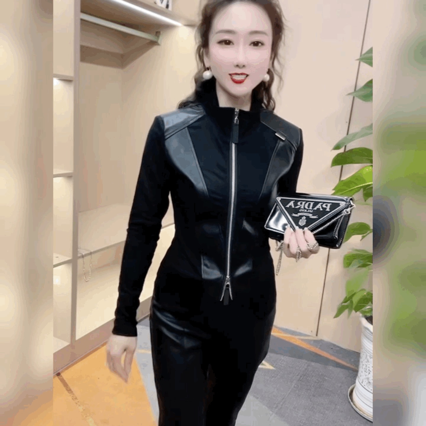 时尚洋气修身短款机车服上衣