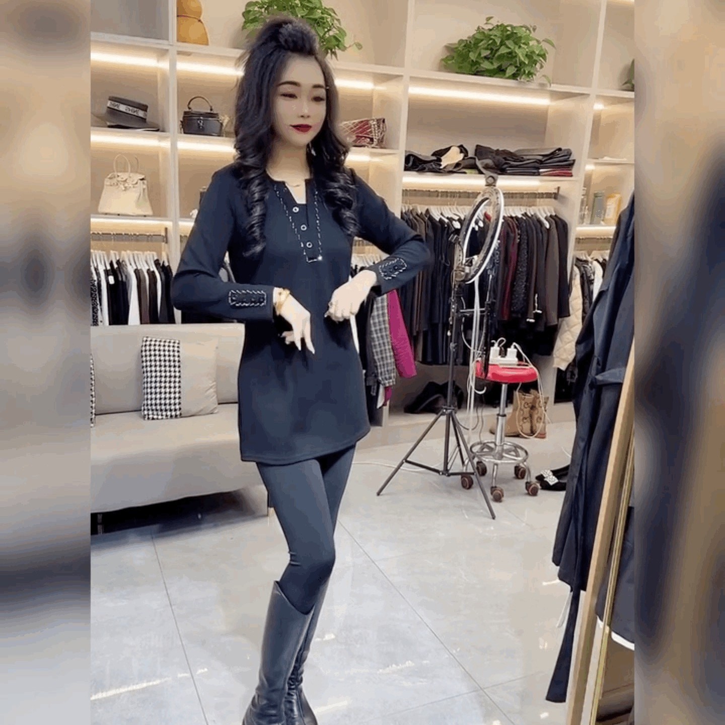 遮臀法式黑色V领上衣宽松遮肉显瘦打底衫串珠时尚中长款T恤大衫女