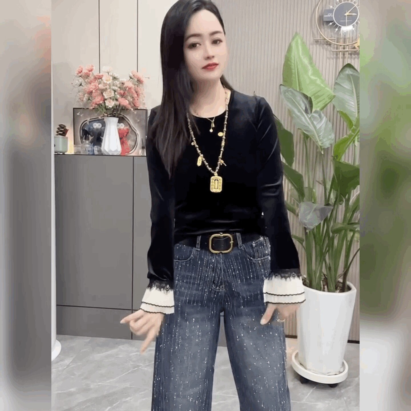 时尚性感喇叭袖打底衫修身圆领上衣潮金丝绒拼接雪纺镂空打底衫女