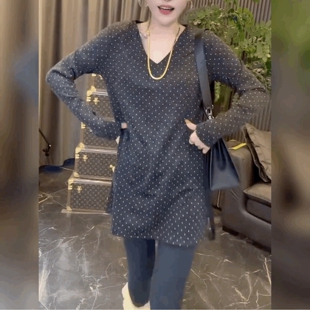 修身显瘦遮臀法式上衣内搭灰色T恤大衫波点V领中长款长袖打底衫女