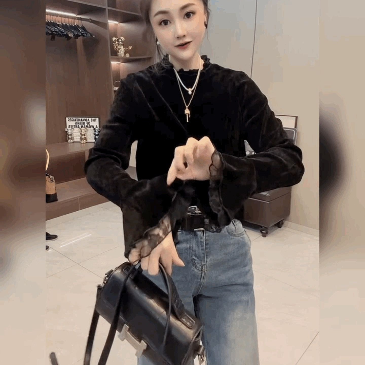 修身显瘦T恤女时尚法式黑色圆领上衣金丝绒拼蕾丝边喇叭袖打底衫,女装/女士精品,T恤,淘宝优惠券,粉丝福利购,淘宝优惠卷