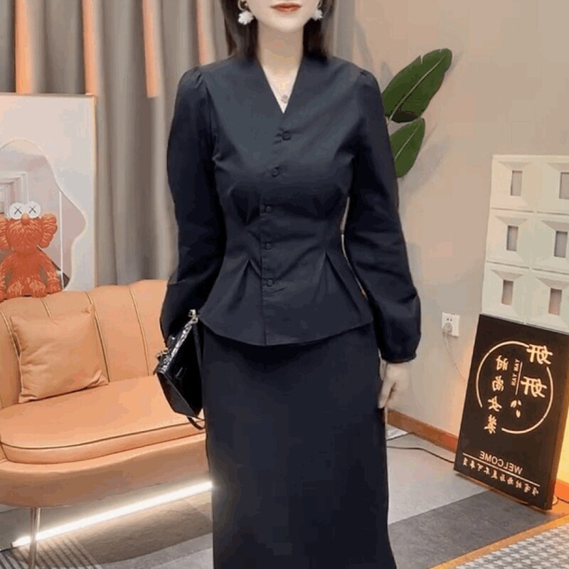 法式气质灯笼袖长袖衬衫女斜扣v领黑色上衣高级感收腰打底T恤开衫