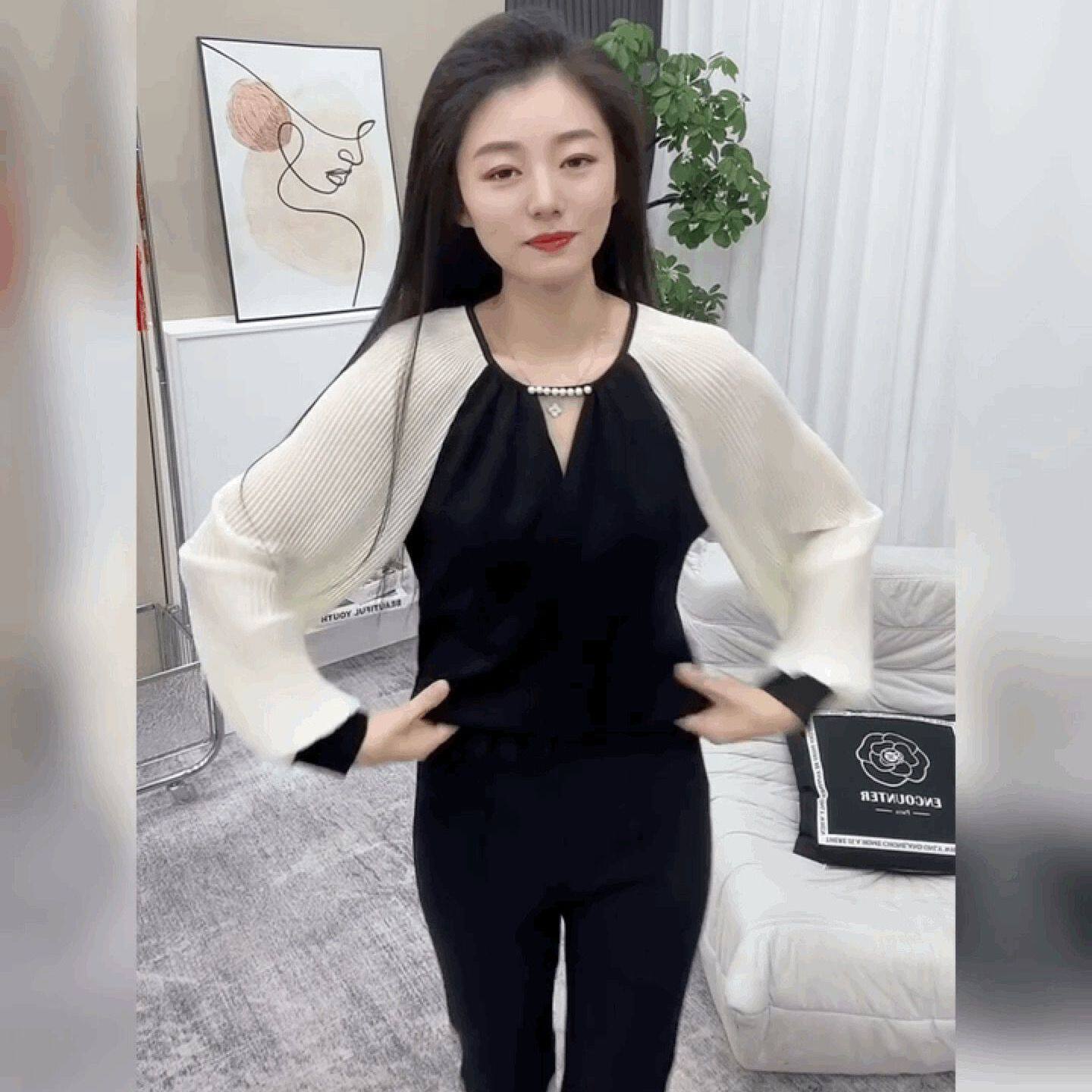 法式轻奢灯笼袖T恤小衫女压褶镂空小众打底衫高级感圆领黑色上衣