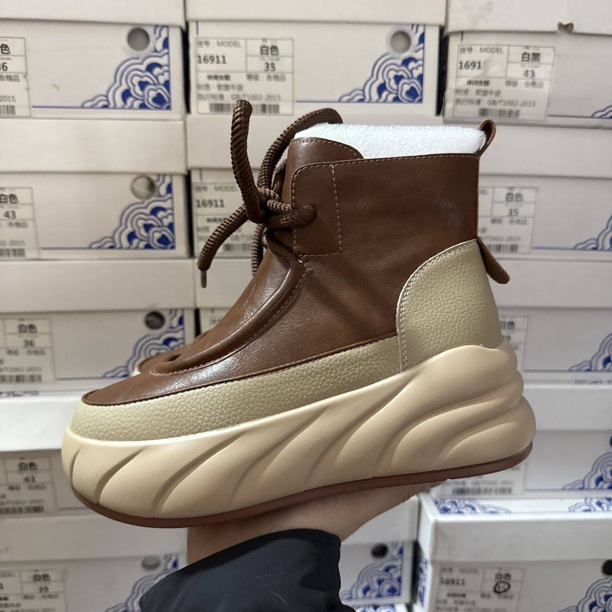 6cm轻便撤柜断码厚底真皮马丁靴女秋冬韩版增高短靴女洋气新款潮,女鞋,马丁靴,淘宝优惠券,粉丝福利购,淘宝优惠卷