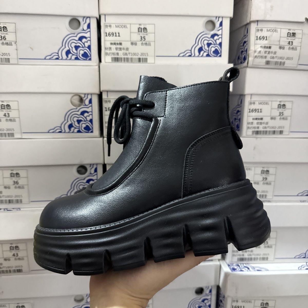 6cm轻便撤柜断码厚底真皮马丁靴女秋冬休闲增高百搭短靴单小个子