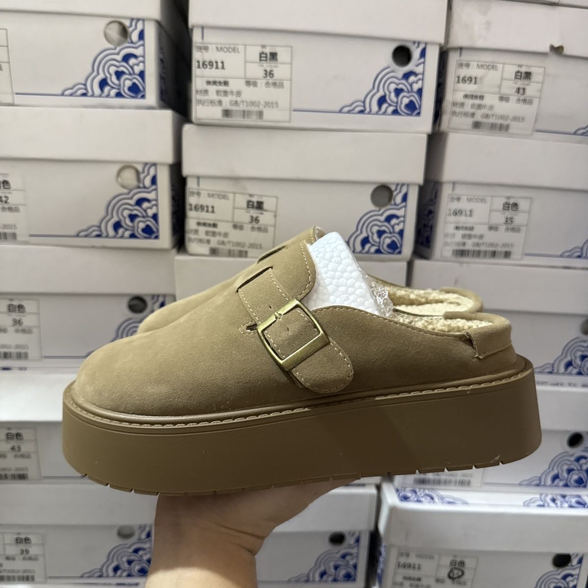 轻软品牌撤柜断码厚底真皮真毛勃肯拖鞋女冬季加绒防滑毛毛拖新款