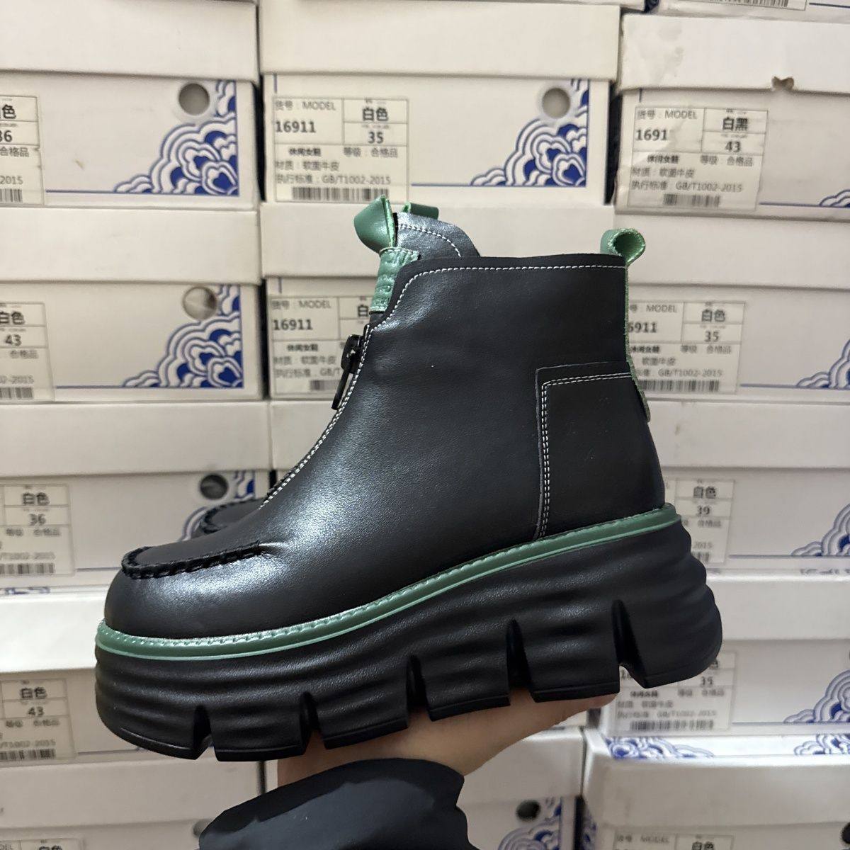 6cm轻便撤柜断码厚底真皮马丁靴女冬季加绒保暖棉鞋增高新款短靴,女鞋,马丁靴,淘宝优惠券,粉丝福利购,淘宝优惠卷