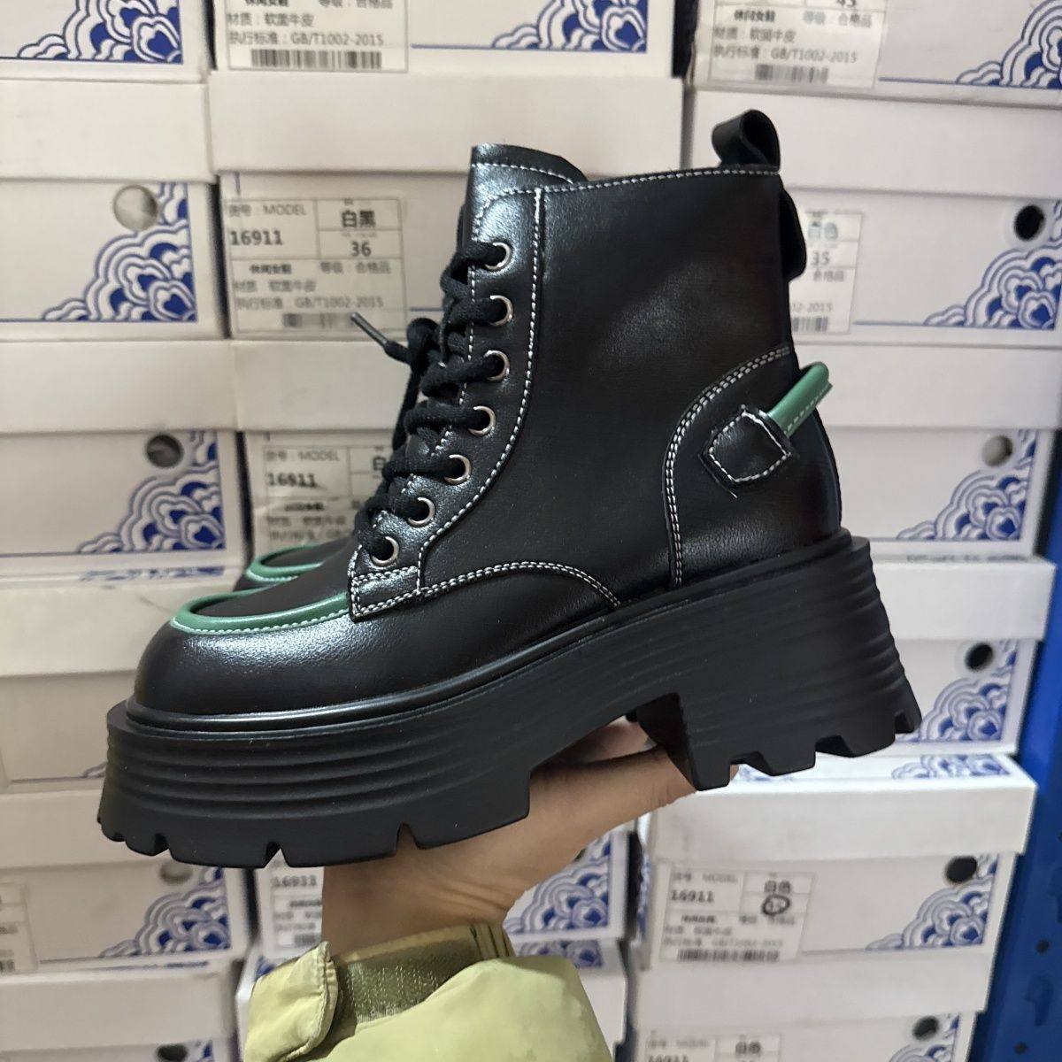 6cm轻便撤柜断码厚底粗跟真皮马丁靴女秋冬防水增高百搭休闲短靴,女鞋,马丁靴,淘宝优惠券,粉丝福利购,淘宝优惠卷