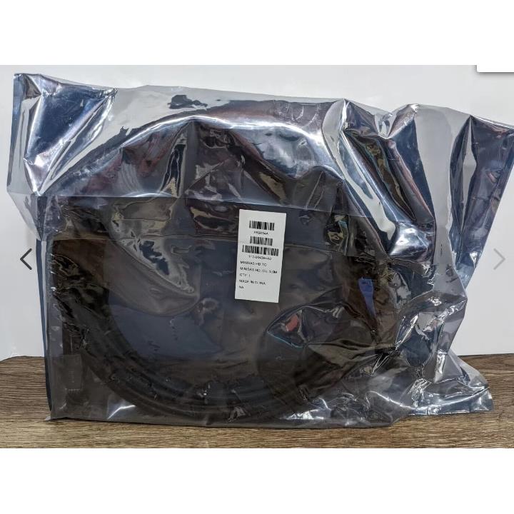 NetApp 112-00439 Cable 12Gb Mini SAS HD 5m X66034A 数据线