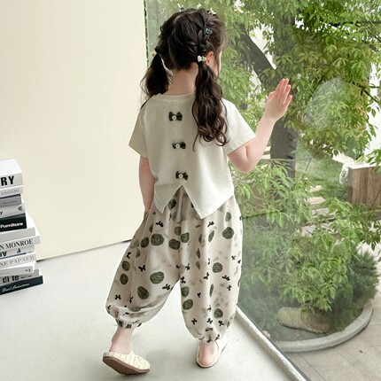 女童夏装巨好看套装2026新款女小童宝宝夏季时髦短袖防蚊裤两件套