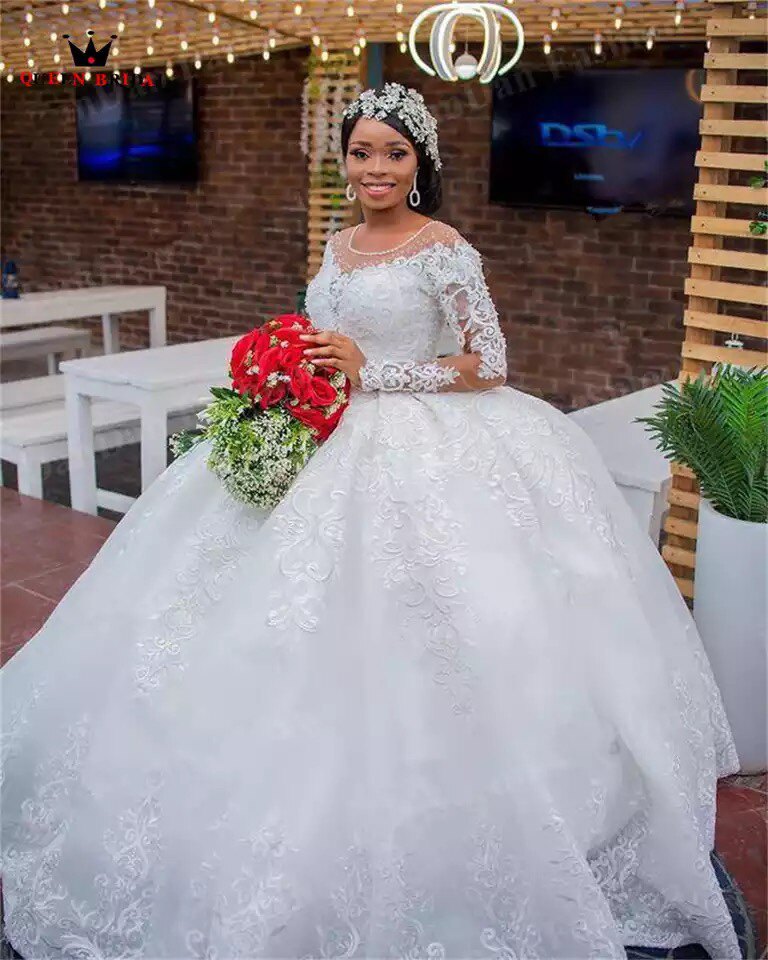 볼 가운 웨딩 드레스 신부 가운 아프리카 신부 후행 웨딩 드레스 사용자 정의