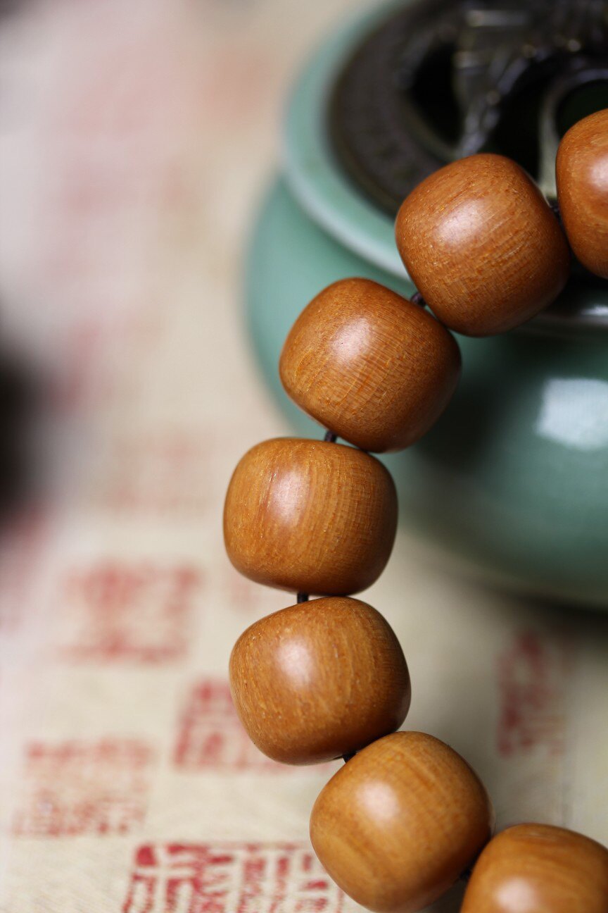 정통 침몰 한 백단 양동이 비즈 15MM 팔찌 사자 각성 펜던트 단일 원형 우유 향기로운 부처님 비즈 팔찌 남성용