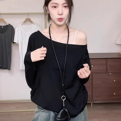 2026新款设计感慵懒小心机斜肩长袖T恤女宽松纯欲别致绝美上衣潮