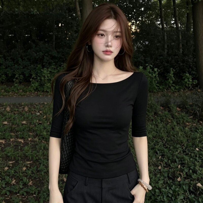 纯色简约一字肩中袖t恤女2026春夏新款五分袖打底衫修身显瘦上衣
