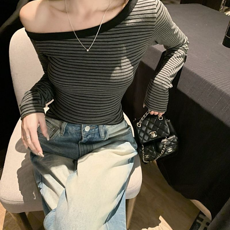 斜领露肩条纹长袖T恤女秋季新款小心机辣妹修身显瘦超好看上衣ins