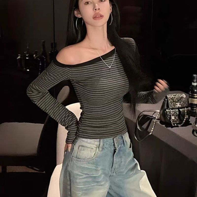 斜领露肩条纹长袖T恤女秋季新款小心机辣妹修身显瘦超好看上衣潮
