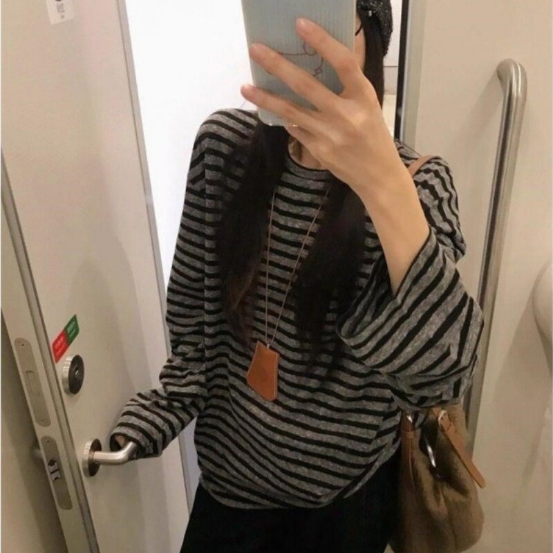 春秋季新款漂亮MM慵懒风女装黑灰撞色条纹长袖T恤设计感宽松上衣