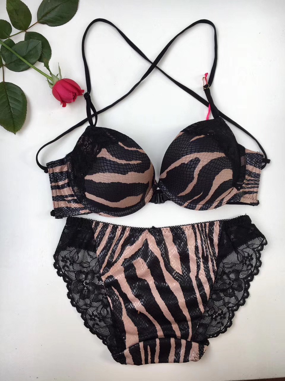 la lingerie性感豹纹内衣女套装美背前扣性感文胸细带舒适胸罩