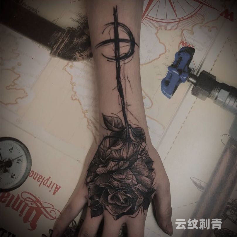 新款纹身贴防水持久嘻哈风刺青暗黑手臂手背玫瑰花十字架满九包邮