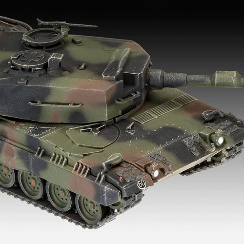 3G модель Revell/Lihua 03311 1/72 SLT 50-3 Pixel Trailer+Leopard 2a4 Основной боевой танк