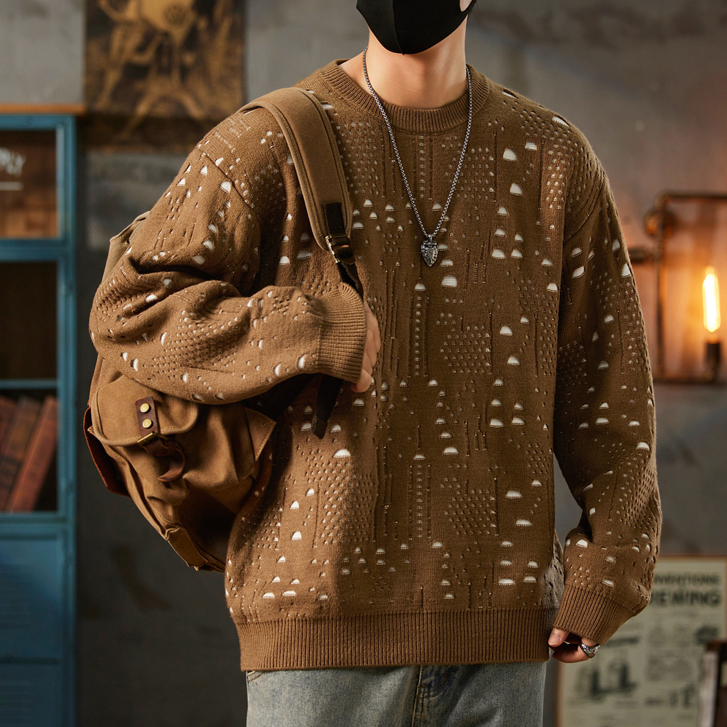 镂空破洞提花男士圆领套头毛衣舒适保暖潮流长袖毛衫帅气针织衫男