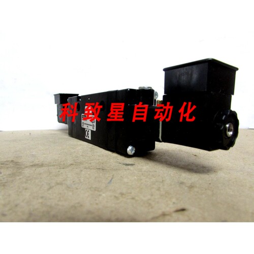 工业配件B551KB553C 4通3位B5系列直通阀