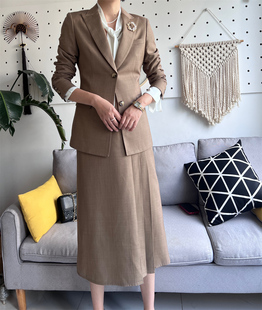 设计感春秋卡其色色西装半身裙修身气质商务OL职业西服套裙套装女