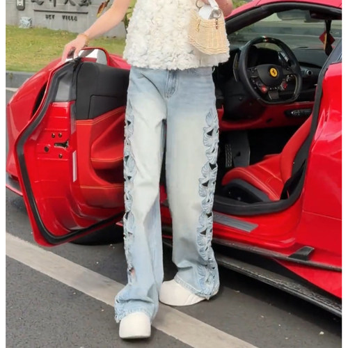 2026春爆款时尚镂空直筒牛仔裤女