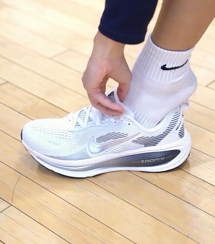 Nike Vomero 18耐克正品减震透气低帮跑步鞋女士运动鞋IO9915-101