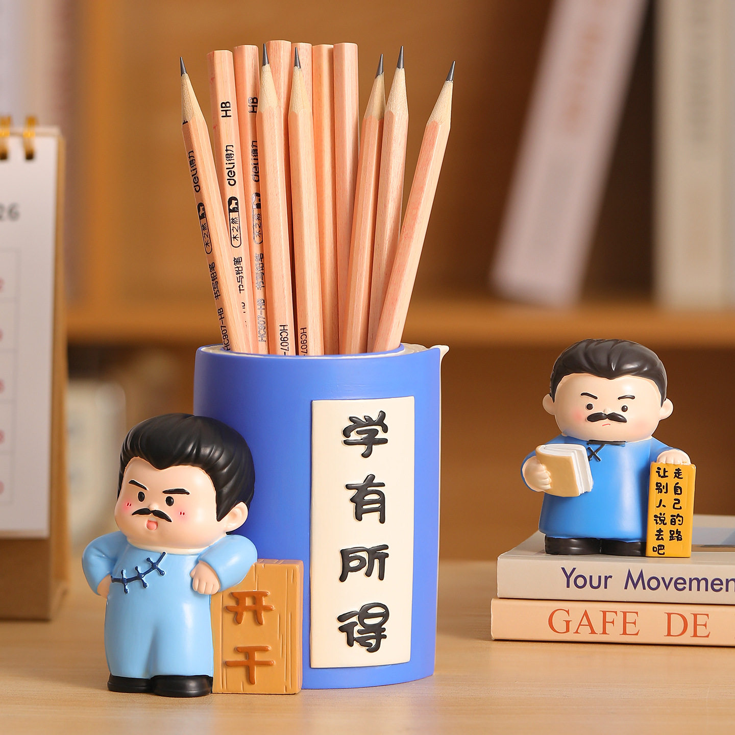 高颜值学霸笔筒树脂摆件