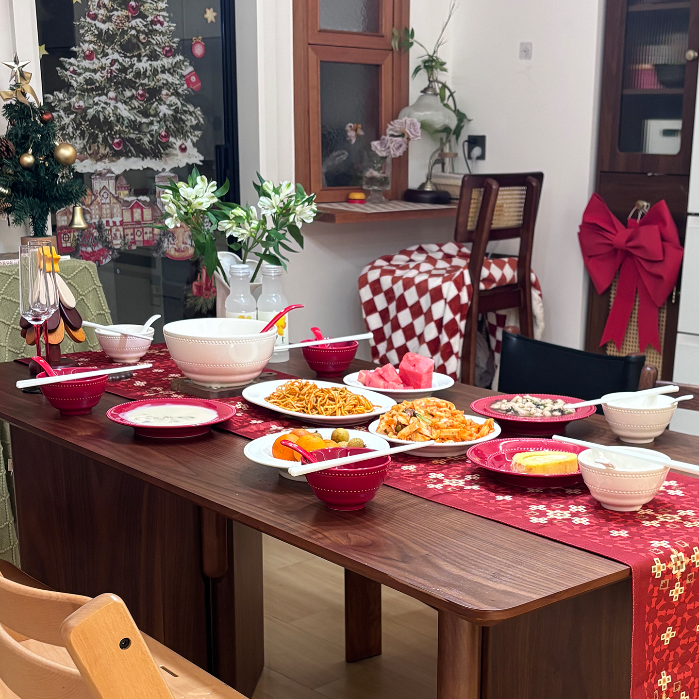 釉下彩2026新款碗碟套装家用陶瓷简约浮雕餐具乔迁送礼碗盘筷组合