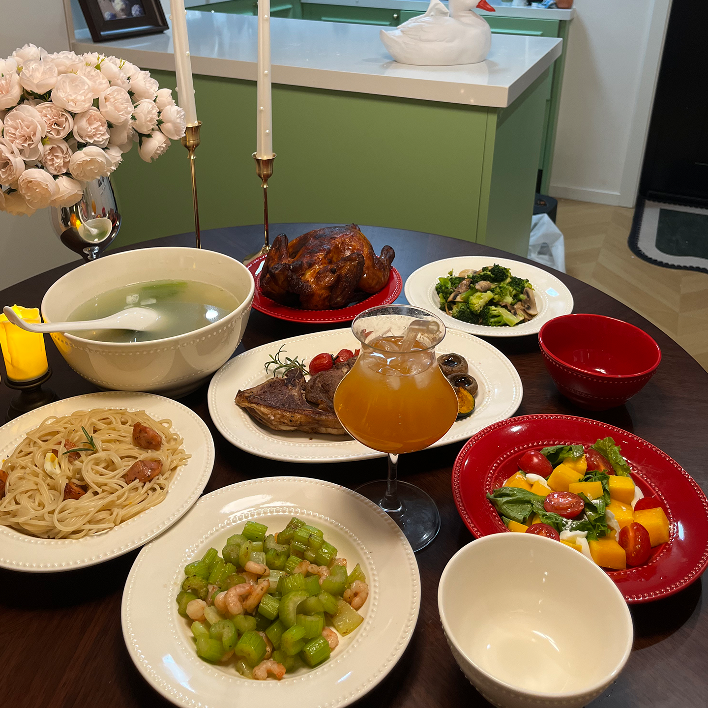 釉下彩2026新款简约碗盘碗碟套装家用高级感餐具乔迁送礼浮雕碗具