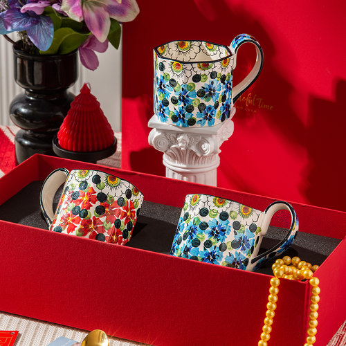 高颜值手绘红浆果马克杯