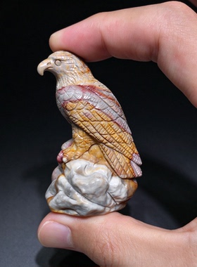 天然阿拉善玛瑙彩玉 雄鹰手把件 精雕老鹰摆件 大鹏展翅文玩把玩