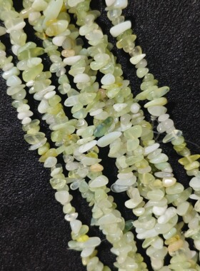 天然青色岫玉带孔碎石串珠 DIY设计用珠 葡萄绿色 随形不规则配珠