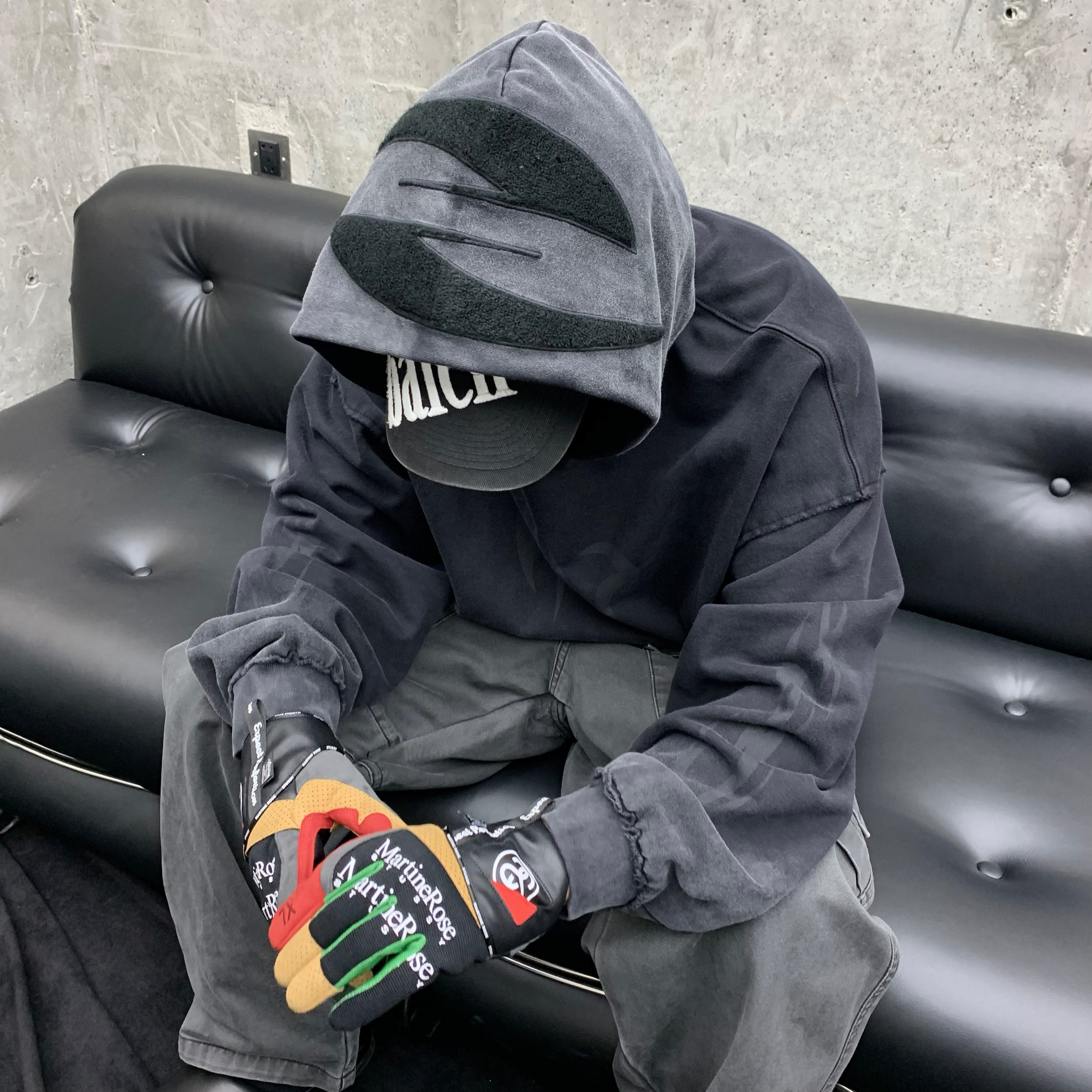 G11渐变水洗灰做旧带帽刺绣卫衣420g反缝毛边设计vibe数码印花男怎么看?