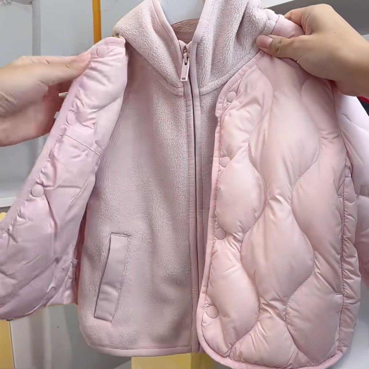 女童韩国夹棉加厚外套秋冬季2025新款儿童宝宝连帽摇粒绒内胆棉服