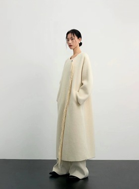 25FW/ 时尚宽松米杏色斜门襟流苏羊毛大衣女