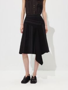 休闲宽松百搭黑色刺绣半身裙女 时尚