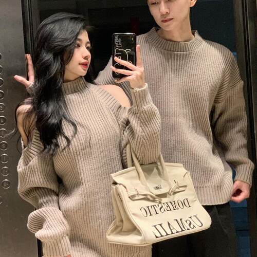 情侣装秋冬2024新款ins超火露肩毛衣女韩版宽松男针织衫外套潮牌
