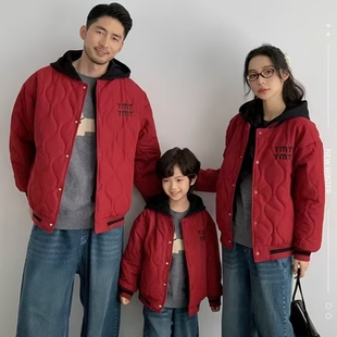 过年亲子装秋冬棉衣一家三口2025新款韩版红色连帽时尚母女装外套