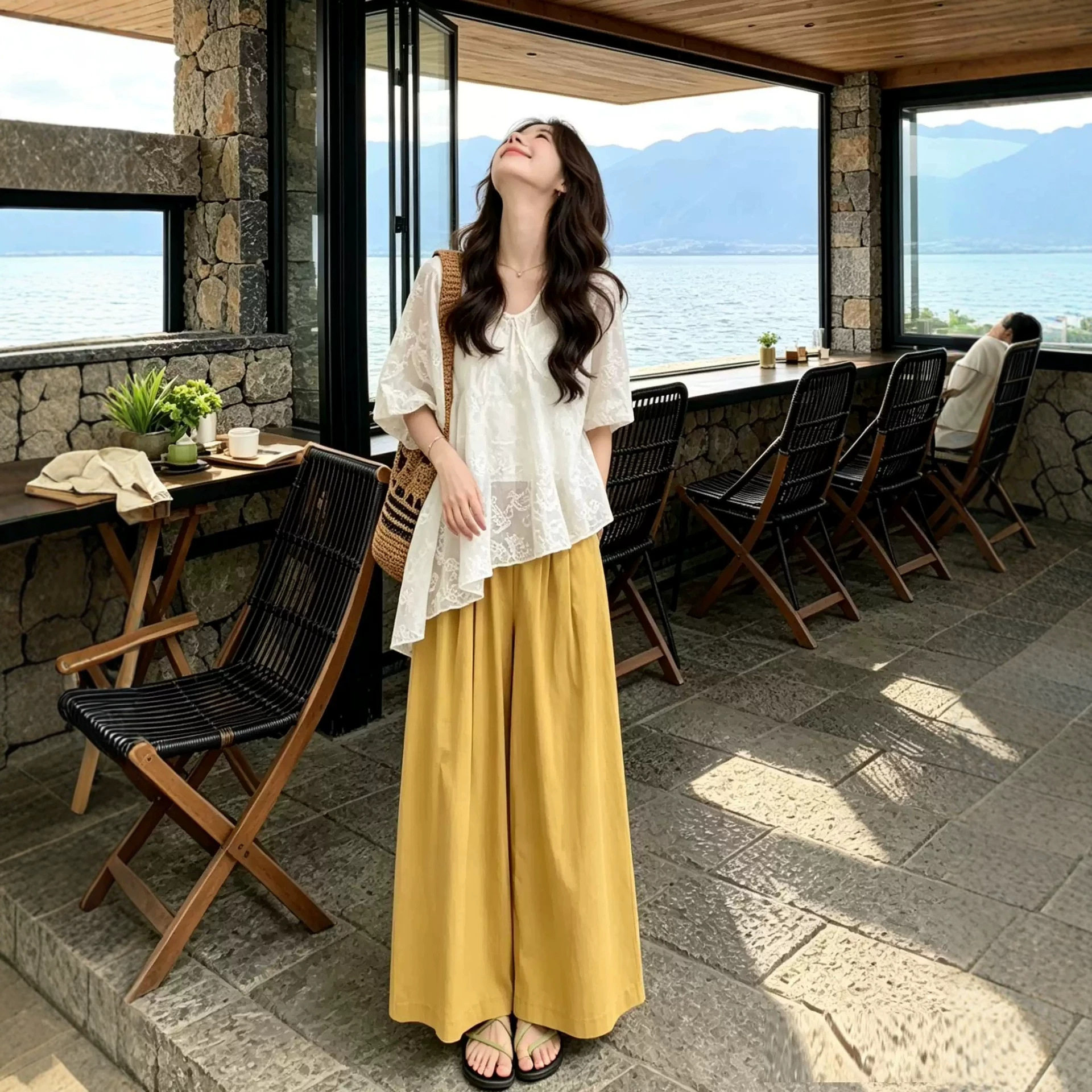 蕾丝上衣阔腿裤两件套女夏季2026新款米白色不规则巨好看休闲套装