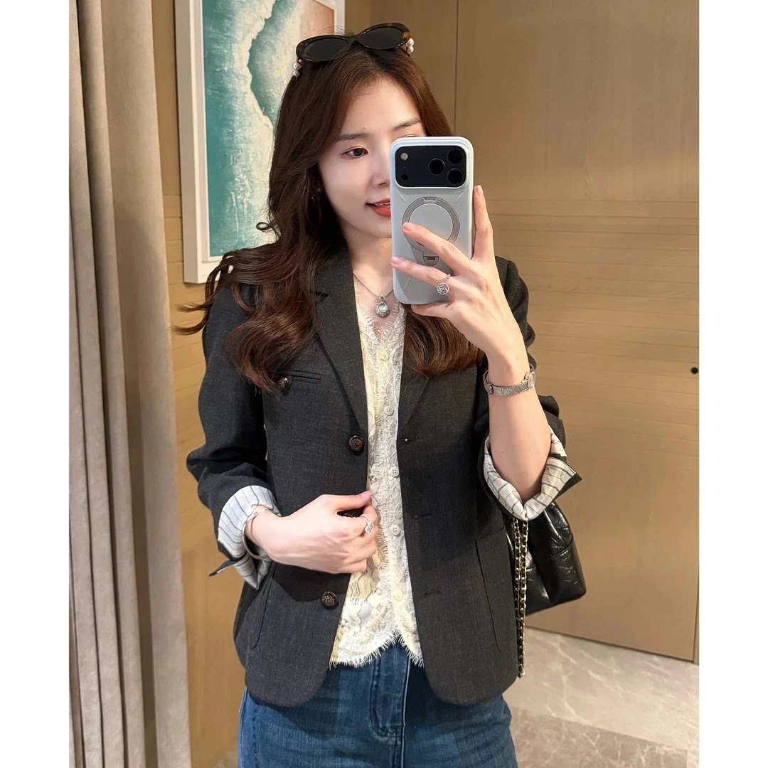 秋季灰调高智感减龄小西装女短款