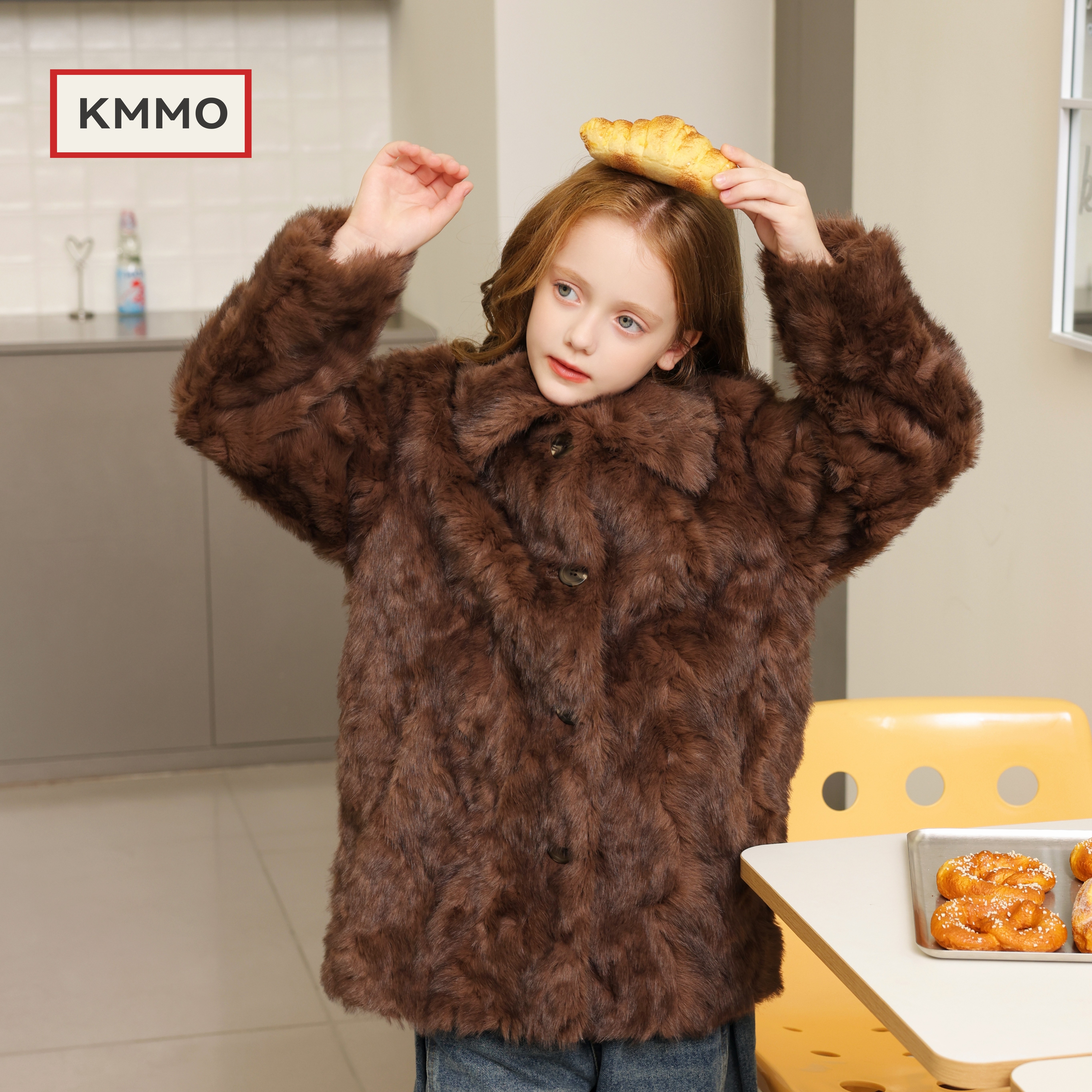 KMMO女童小湖羊皮毛一体短款外套