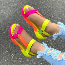 魔术贴平底外穿女士凉鞋 跨境外贸大码 女鞋 新款 彩虹色爆款 2020夏季