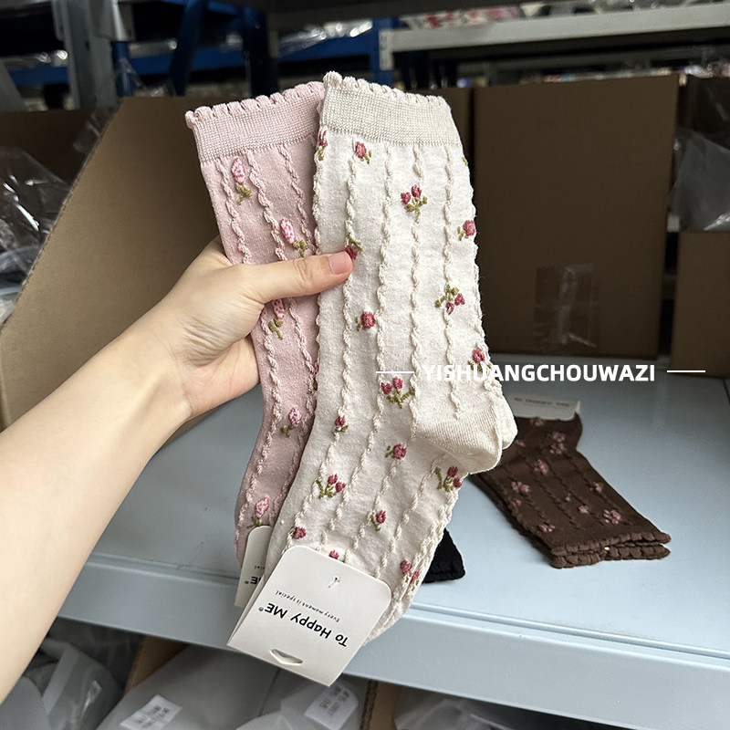 日系甜美温柔小玫瑰花袜子女中筒棉袜百搭经典复古立体浮雕小碎花